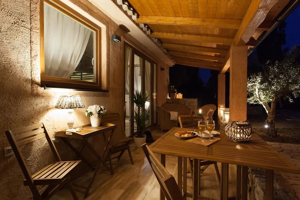 La Villetta - First Class Location With Big Private Pool Apartment Krk Island 0*, Krk Town