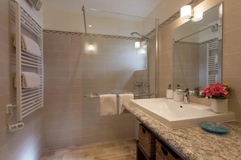La Villetta - First Class Location With Big Private Pool Apartment Krk Island  Krk Town