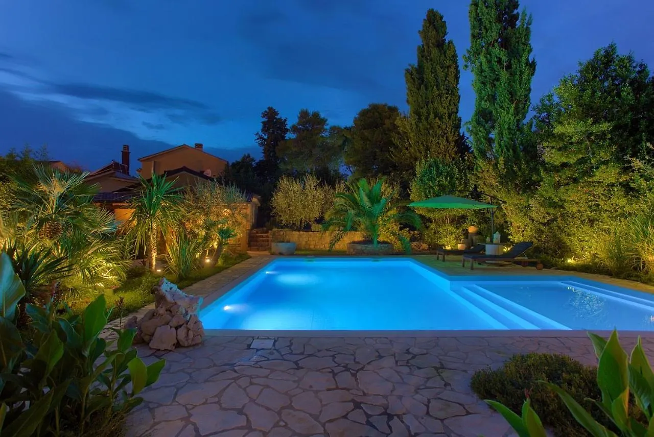 La Villetta - First Class Location With Big Private Pool Apartment Krk Island 0*, Krk Town Croatia