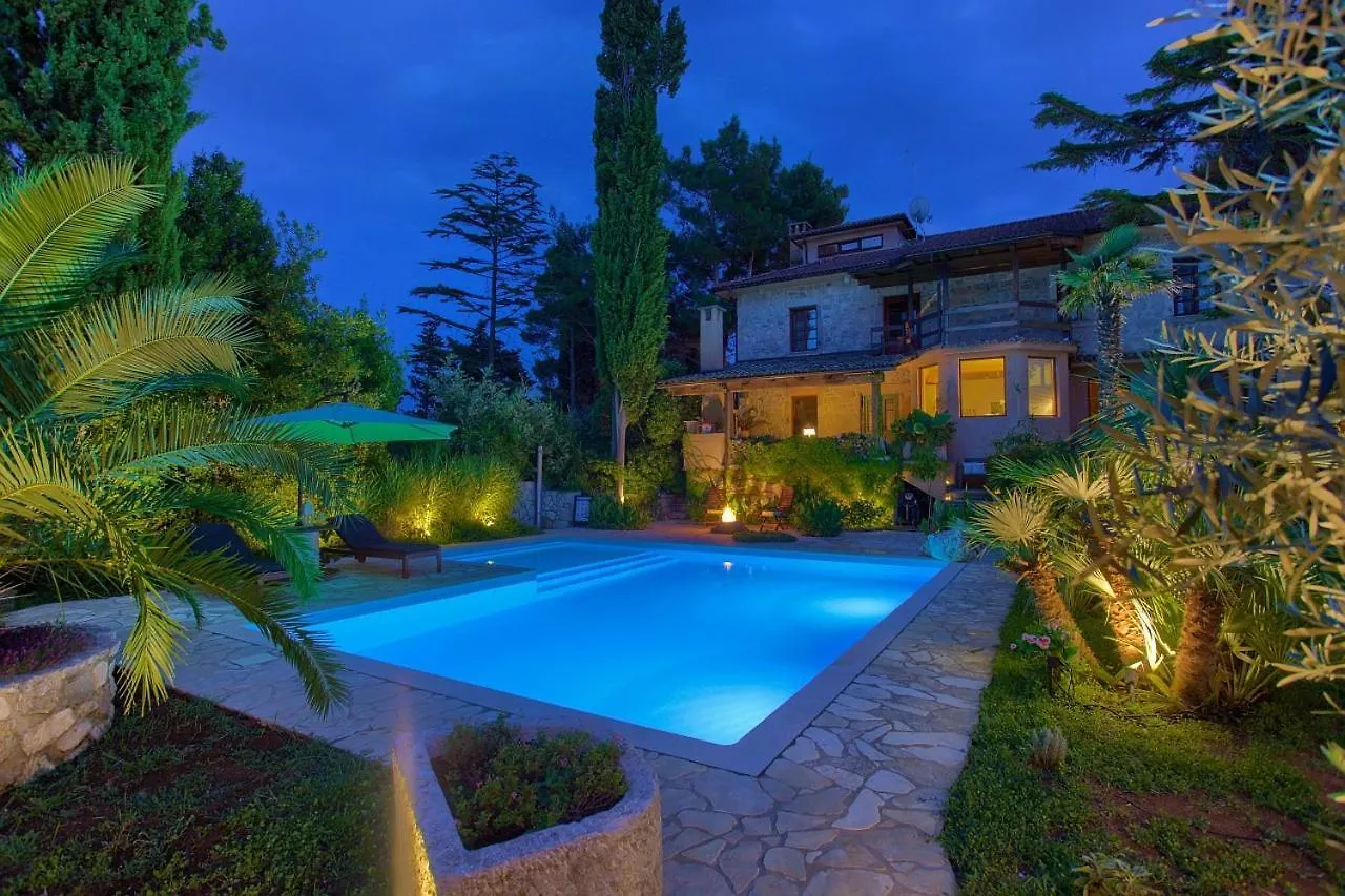 La Villetta - First Class Location With Big Private Pool Apartment Krk Island Krk Town