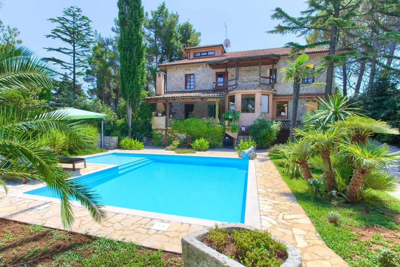 La Villetta - First Class Location With Big Private Pool Apartment Krk Island  Krk Town